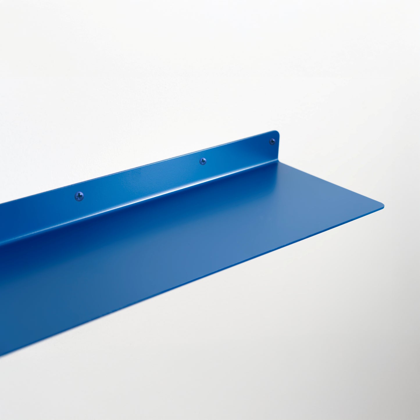 Modern Metal Floating Shelf - Minimalist Wall Storage & Display