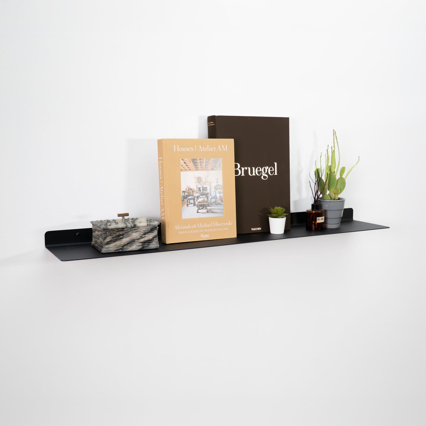 Modern Metal Floating Shelf - Minimalist Wall Storage & Display