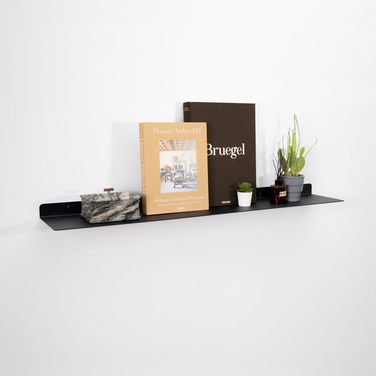 Modern Metal Floating Shelf - Minimalist Wall Storage & Display